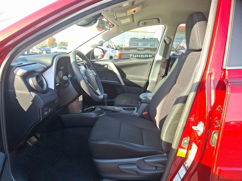 Thumbnail: 2018 Toyota RAV4 - 13