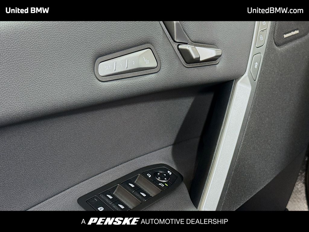 Thumbnail: 2026 BMW iX - 3