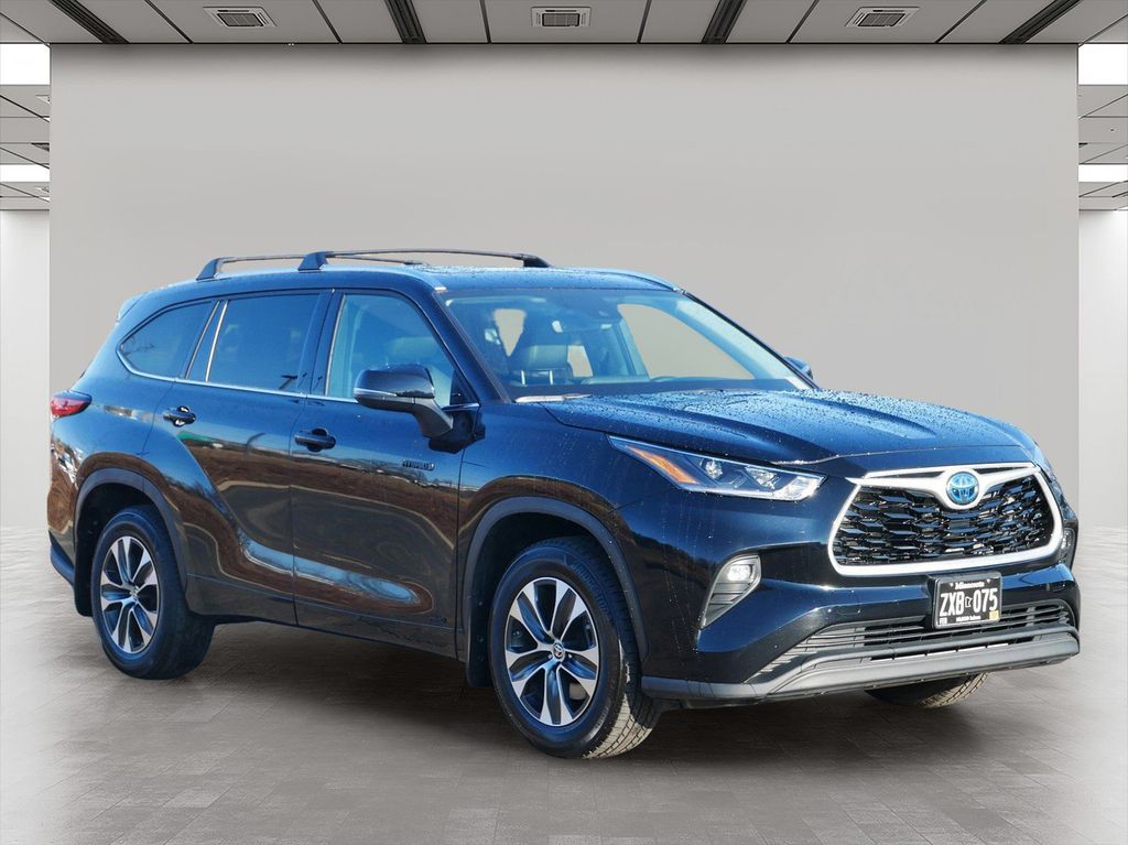 Midnight Black Metallic 2021 Toyota Highlander Hybrid XLE AWD SUV / Crossover All-Wheel Drive Continuously Variable Transmission