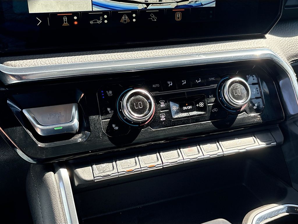 Used 2025 White GMC Denali image 16