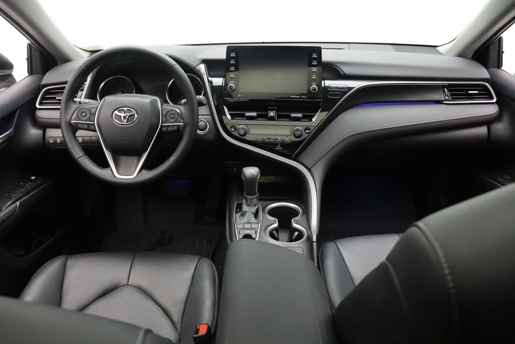 2021 Toyota Camry XLE 24