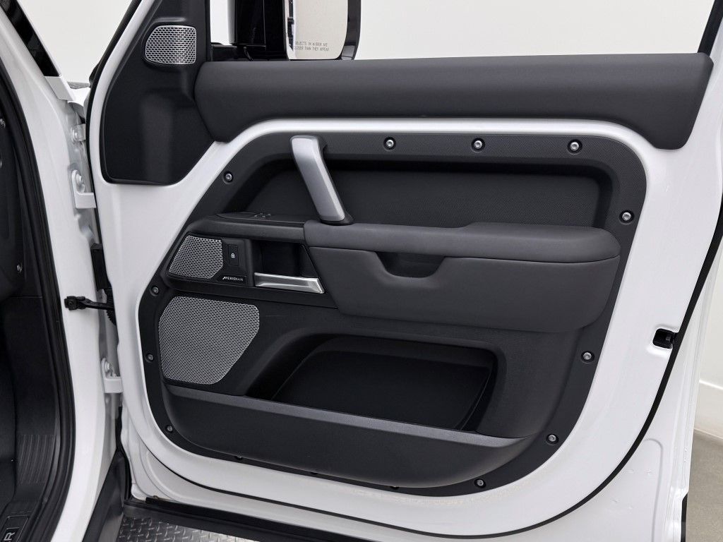 Thumbnail: 2024 Land Rover Defender - 21