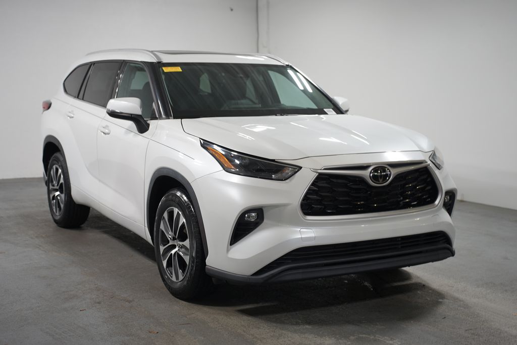 2022 Toyota Highlander XLE 3