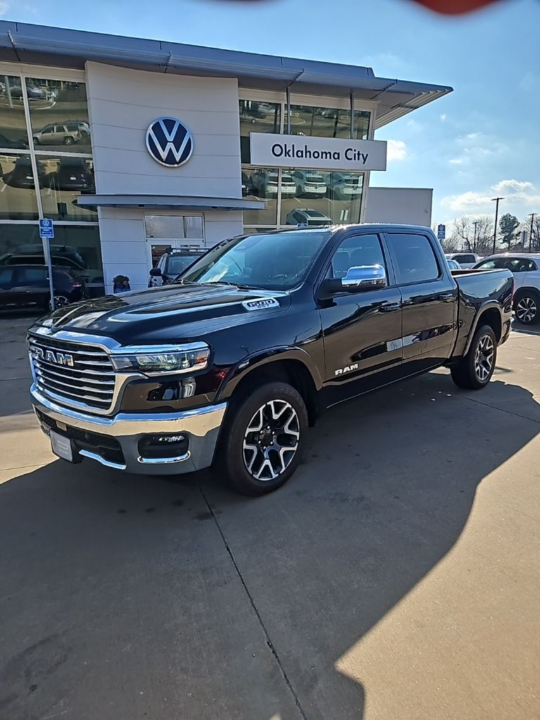 2025 RAM 1500 Laramie Crew Cab 4WD