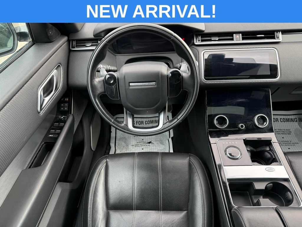 Used 2019 White Land Rover SE R-Dynamic image 33