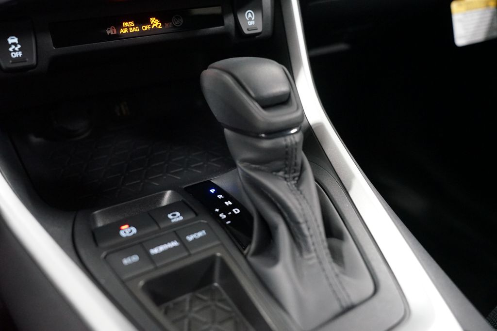 Thumbnail: 2025 Toyota RAV4 - 21