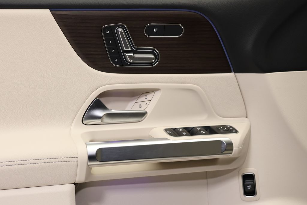 Thumbnail: 2026 Mercedes-Benz GLB - 32