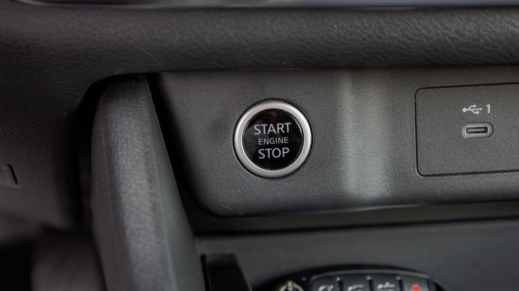 Used 2022 Nissan Rogue SV 4D Sport Utility