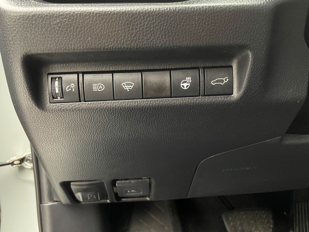 Thumbnail: 2021 Toyota RAV4 - 20
