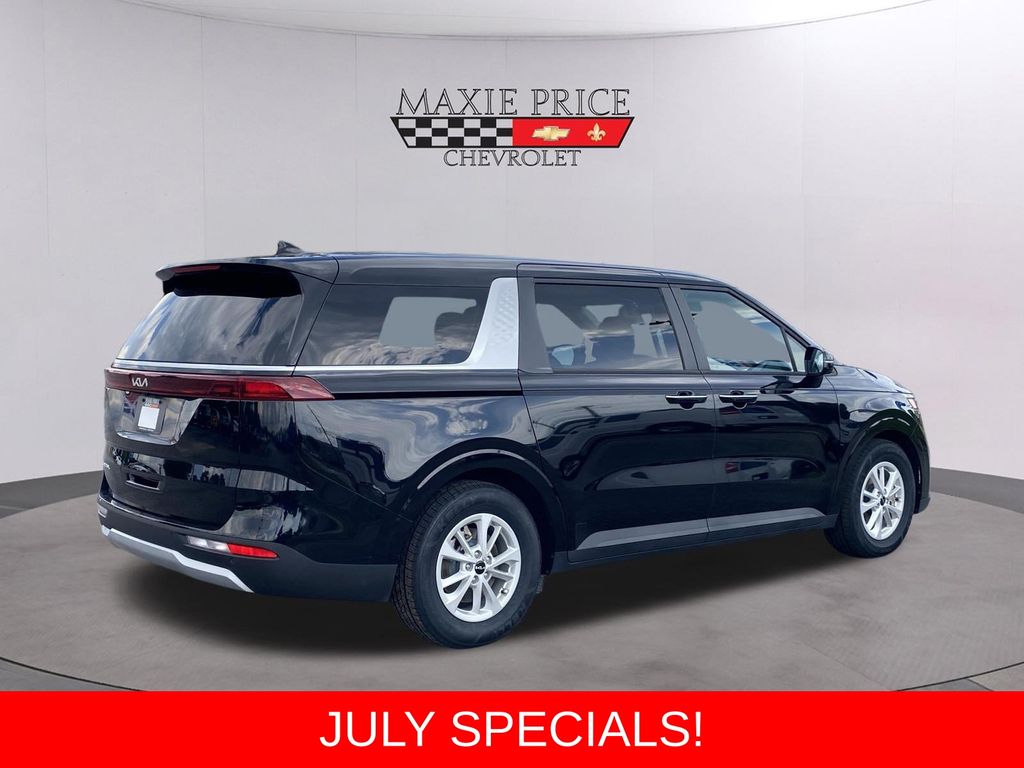 Used 2023 Kia Carnival Van
