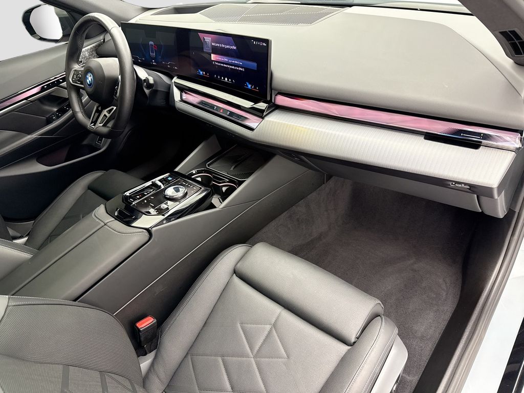 Thumbnail: 2026 BMW i5 - 16