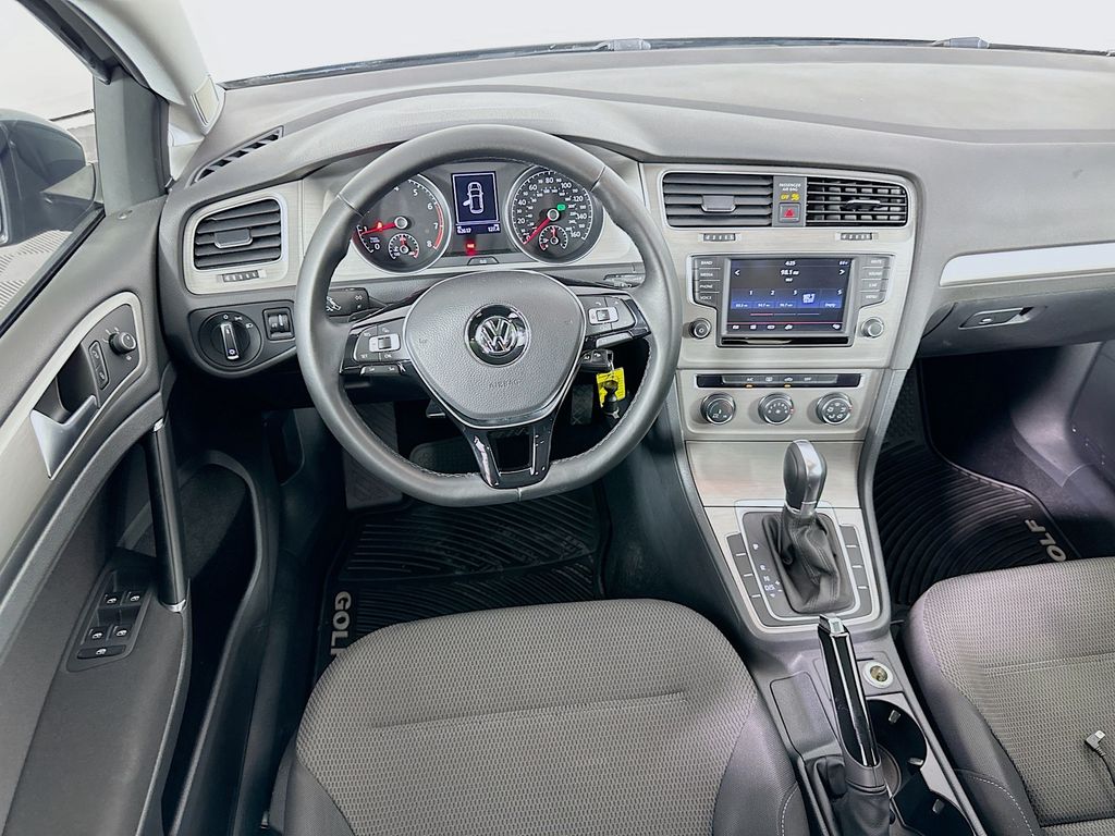 Thumbnail: 2016 Volkswagen Golf - 21