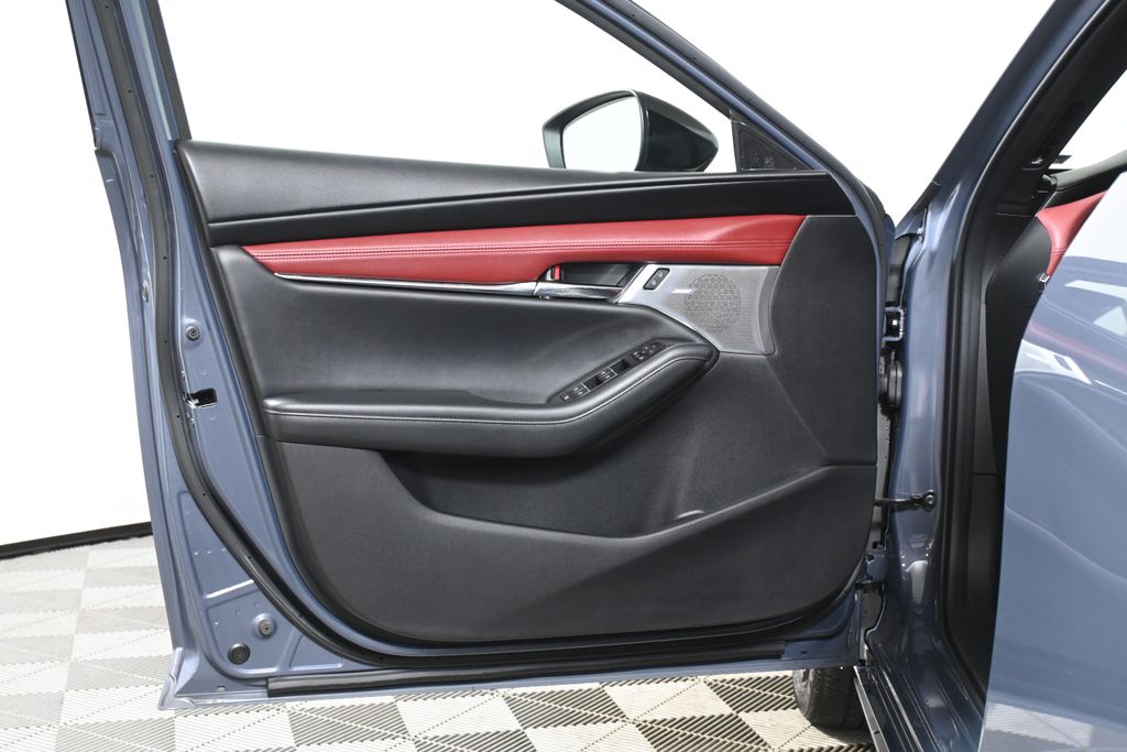2021 Mazda Mazda3 Premium 29