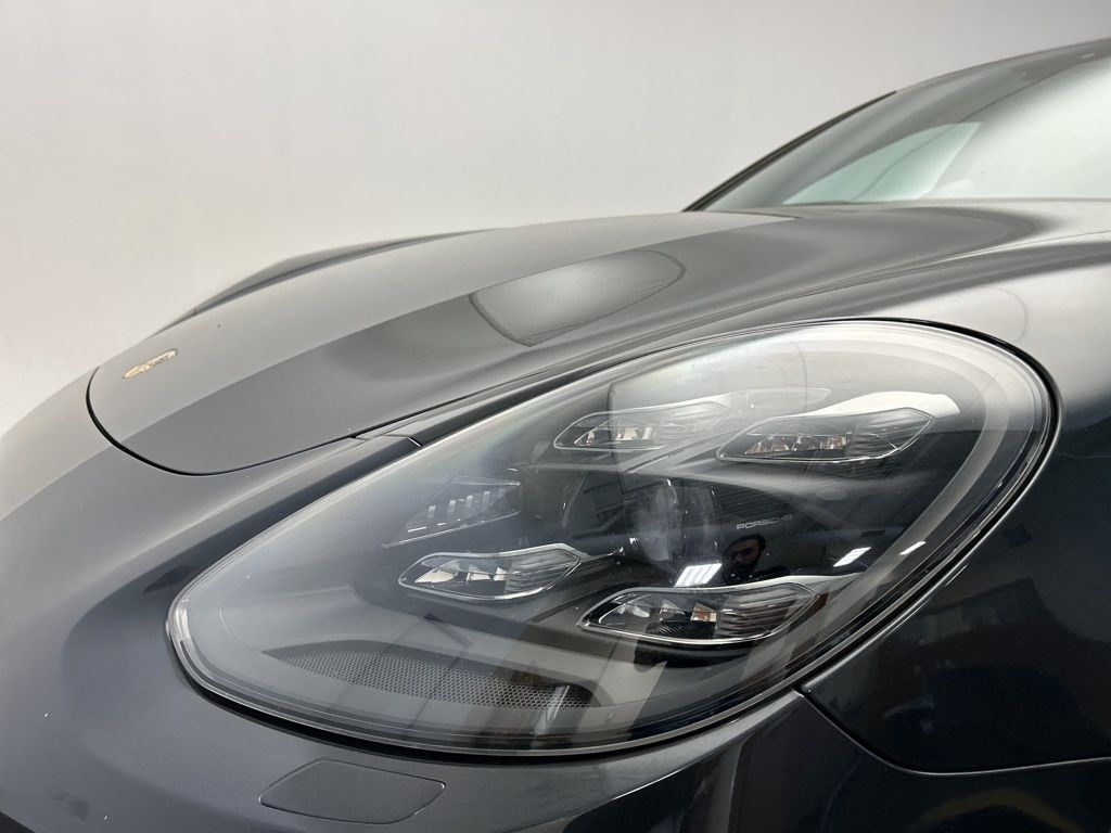 Thumbnail: 2018 Porsche Panamera - 9