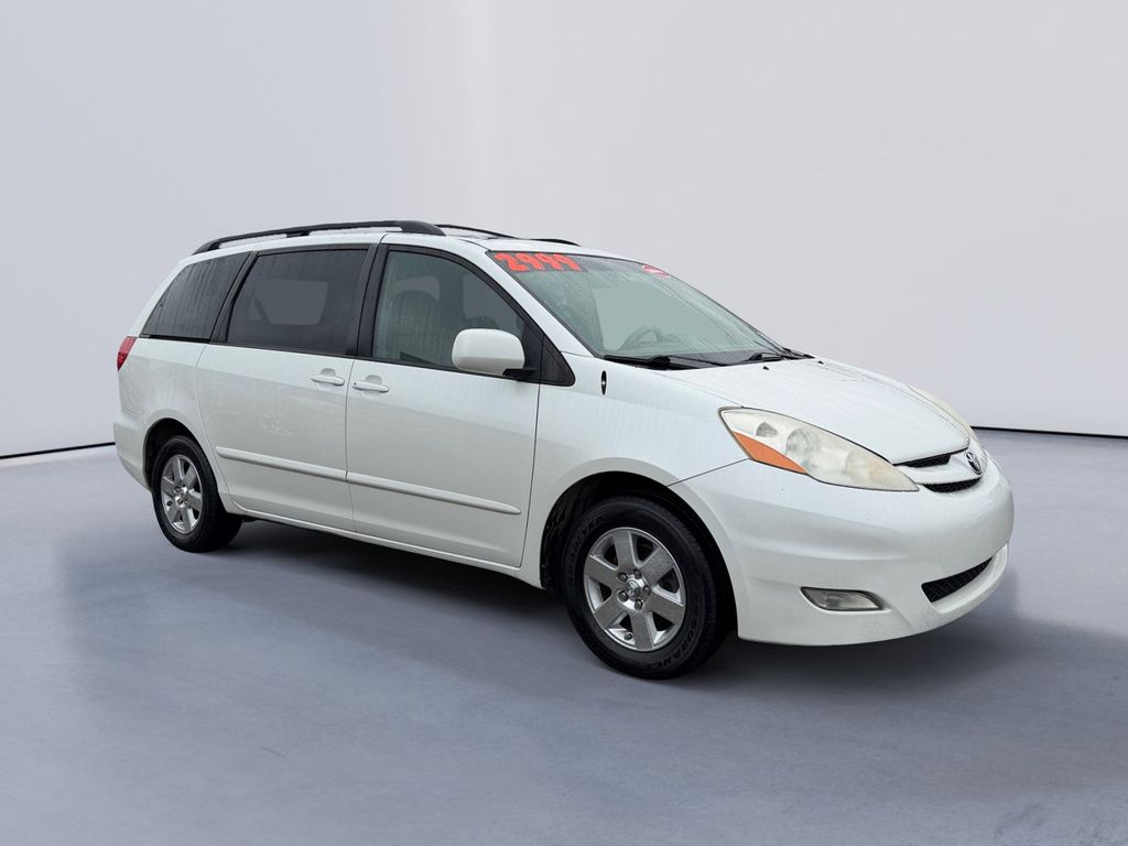 2010 Toyota Sienna XLE