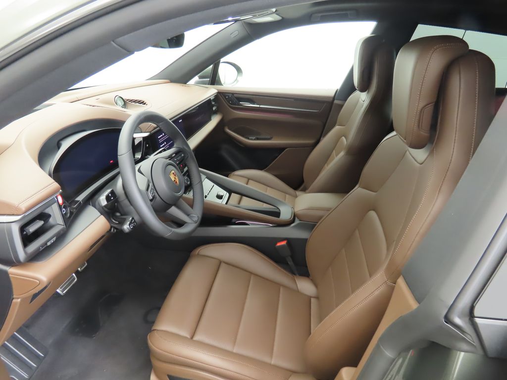 Thumbnail: 2025 Porsche Macan - 5