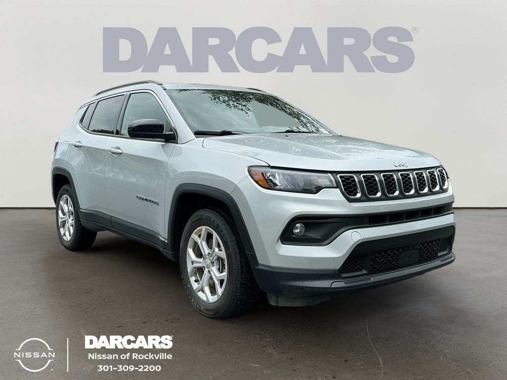Silver Zynith Metallic Clearcoat 2024 Jeep Compass SUV / Crossover Four-Wheel Drive 8-Speed Automatic