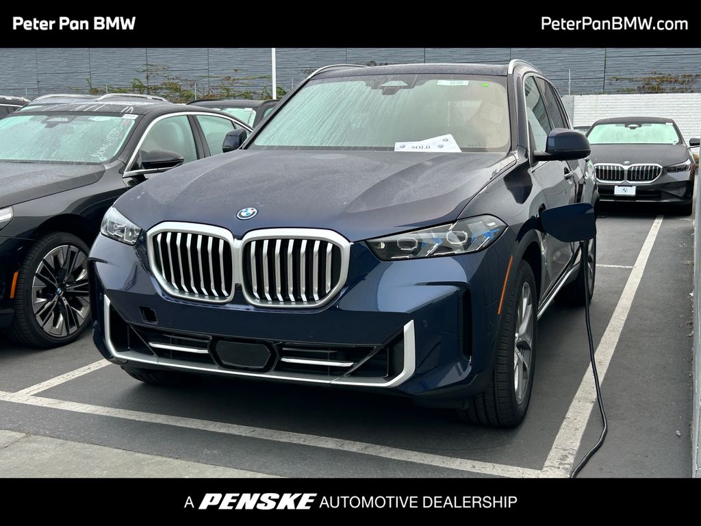 Thumbnail: 2026 BMW X5 - 1