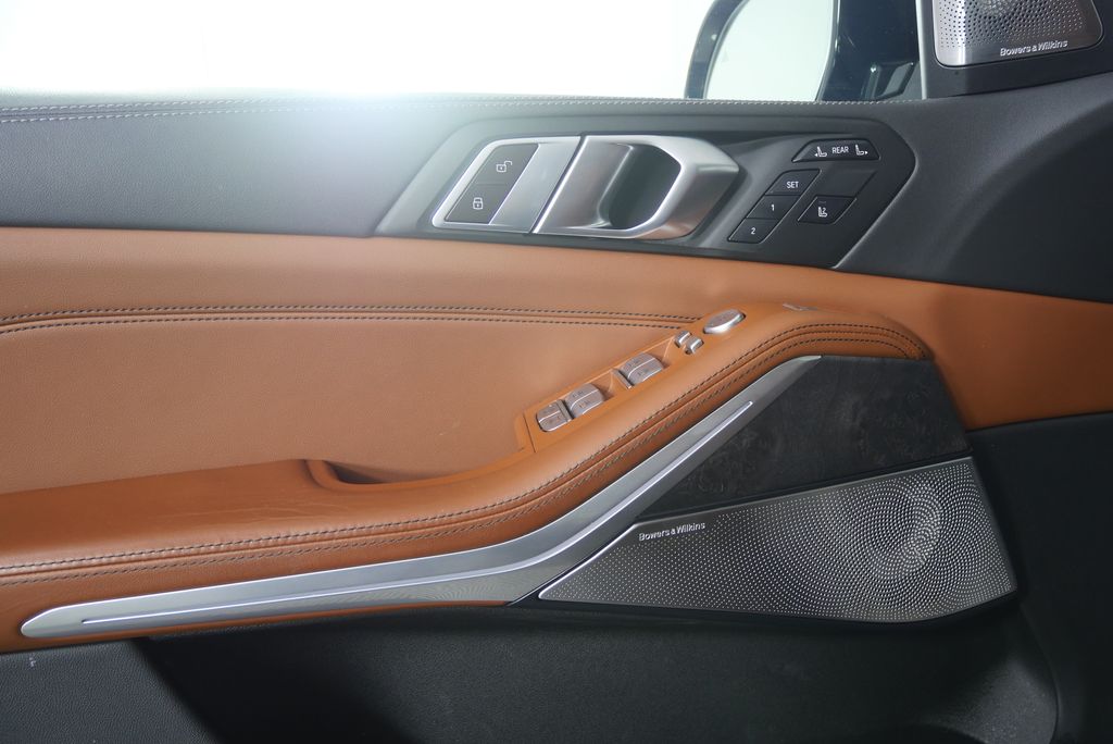 Thumbnail: 2024 BMW X7 - 8