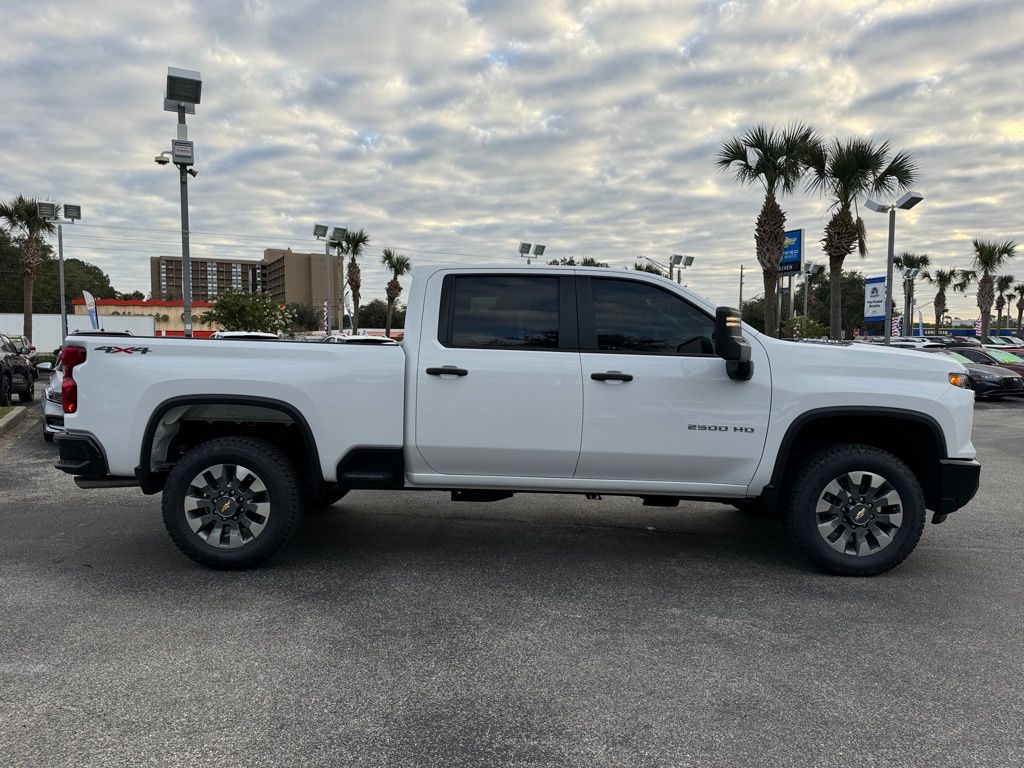 2025 Chevrolet Silverado 2500HD Custom 9