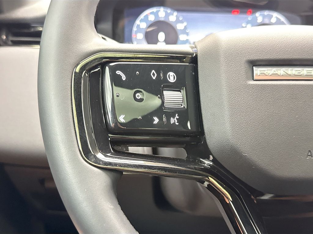 Thumbnail: 2025 Land Rover Range Rover Evoque - 11