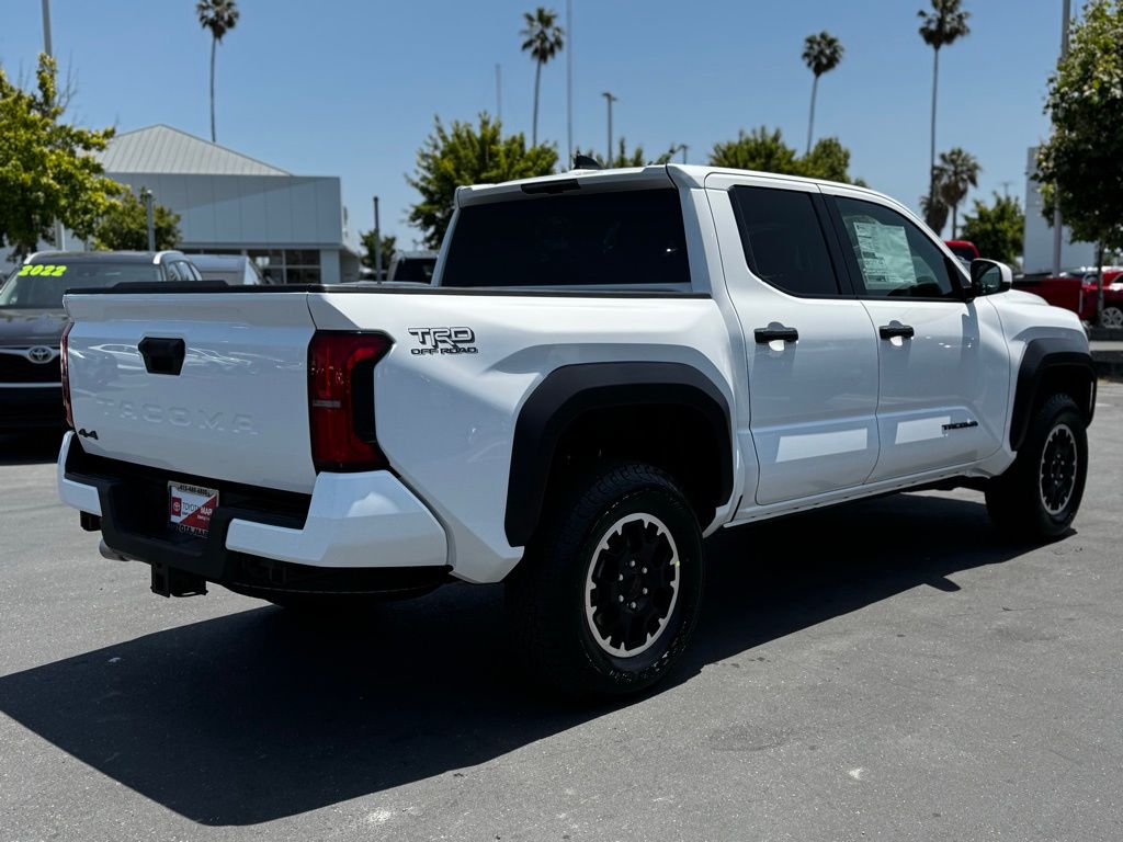 2025 Toyota Tacoma TRD Off-Road Double Cab photo 3
