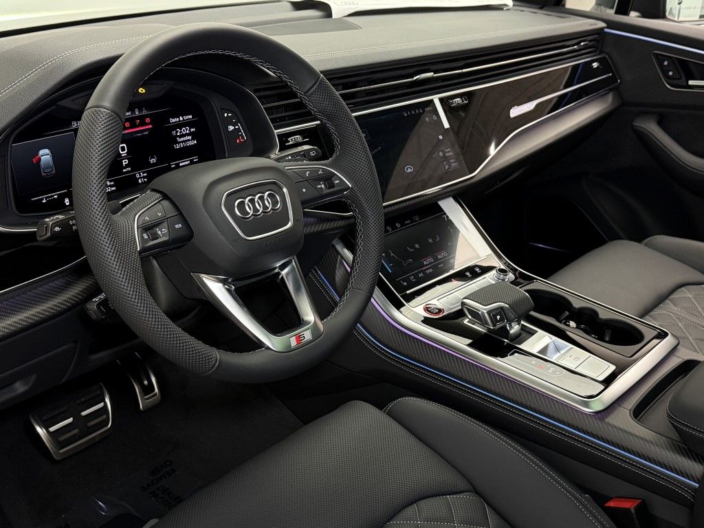 2025 Audi SQ7  30