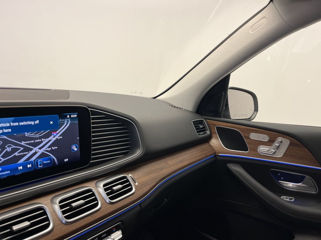 Thumbnail: 2025 Mercedes-Benz GLE - 22