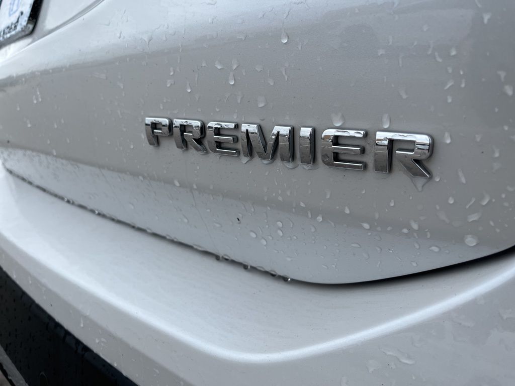 Thumbnail: 2022 Chevrolet Equinox - 9