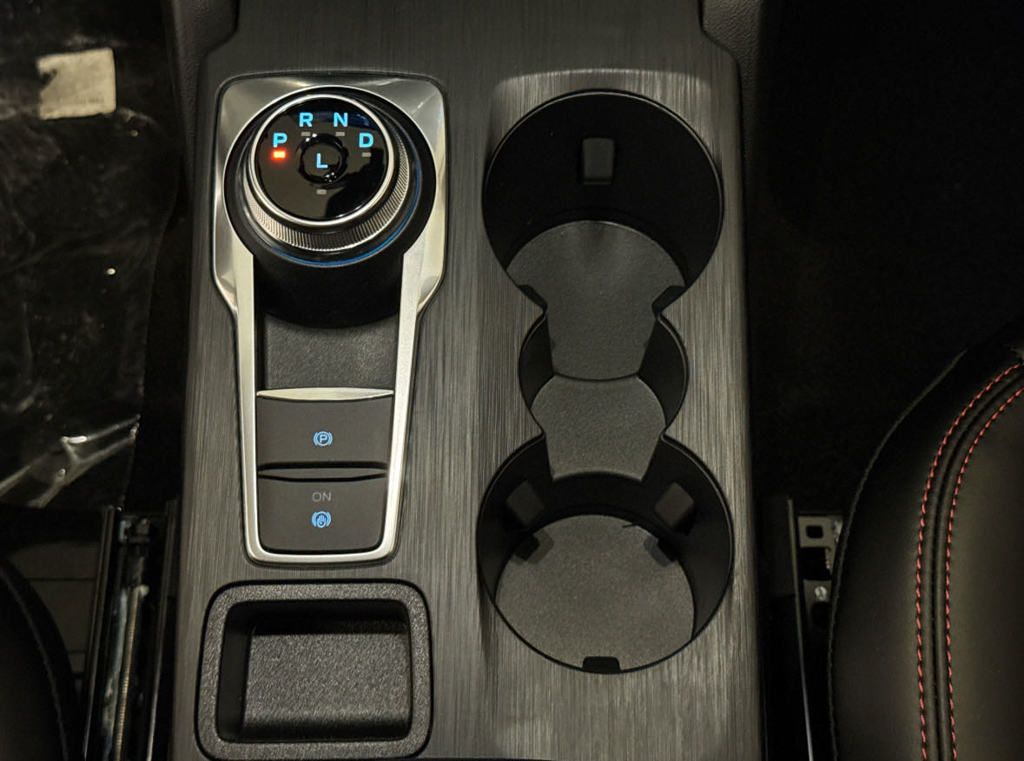 2025 Ford Escape ST-Line photo 7