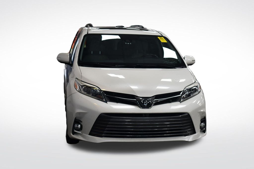 Thumbnail: 2020 Toyota Sienna - 3