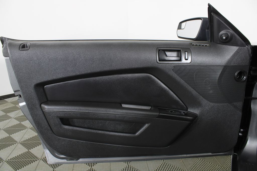 Used 2013 Ford Mustang for sale in 