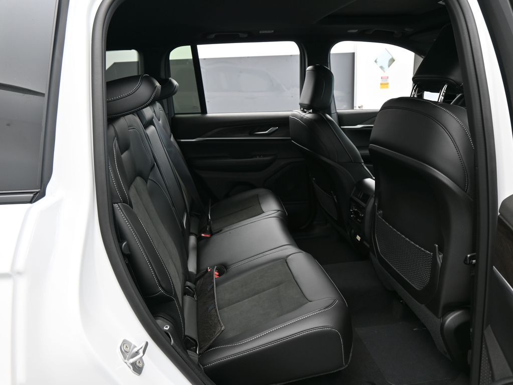 New 2026 Bright White Clearcoat Jeep Laredo image 34