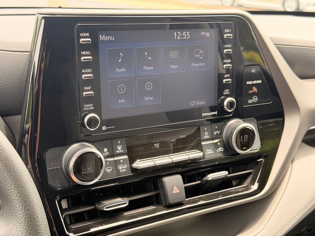 2021 Toyota Highlander L Celestial Silver Metallic - Jim Hudson Acura - Image 34
