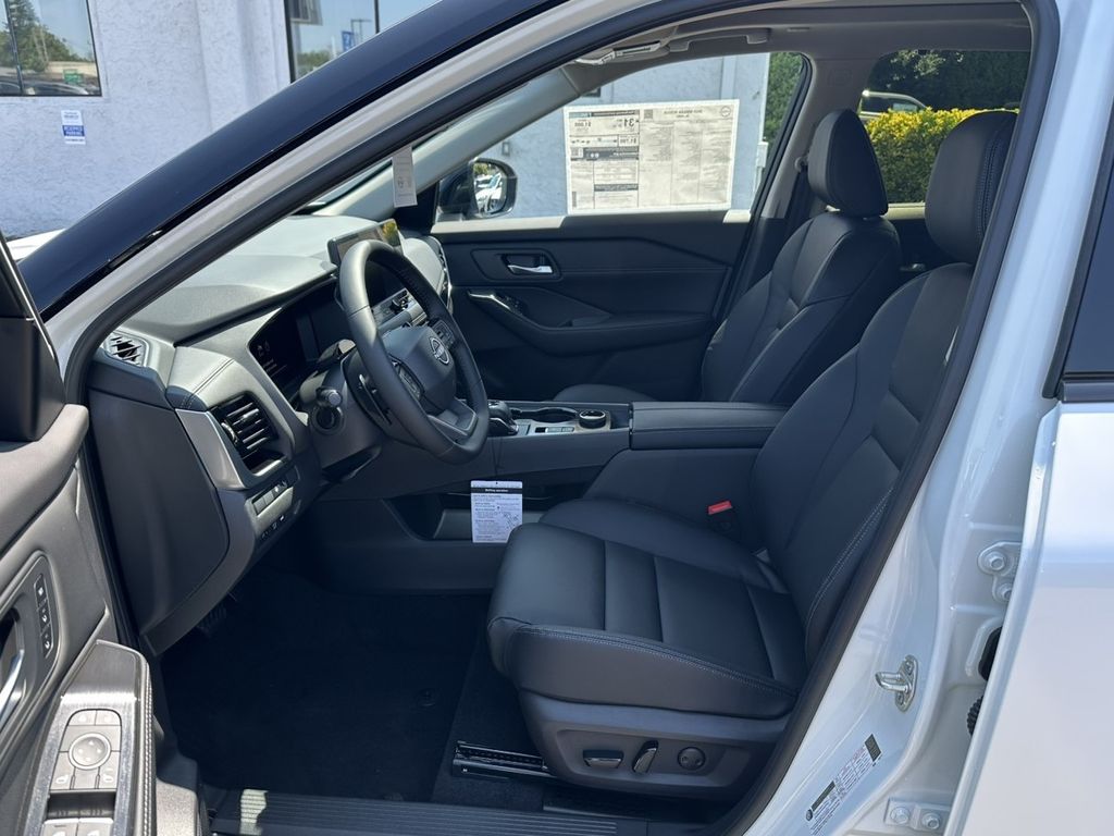 2025 Nissan Rogue SL