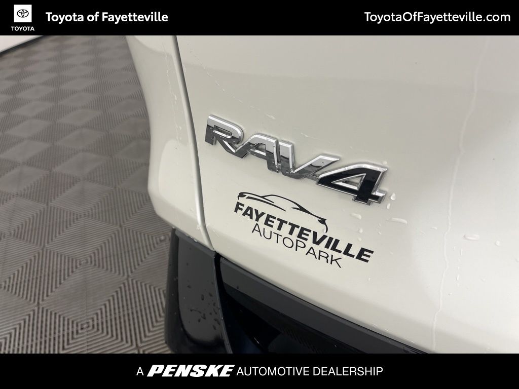Thumbnail: 2022 Toyota RAV4 - 24