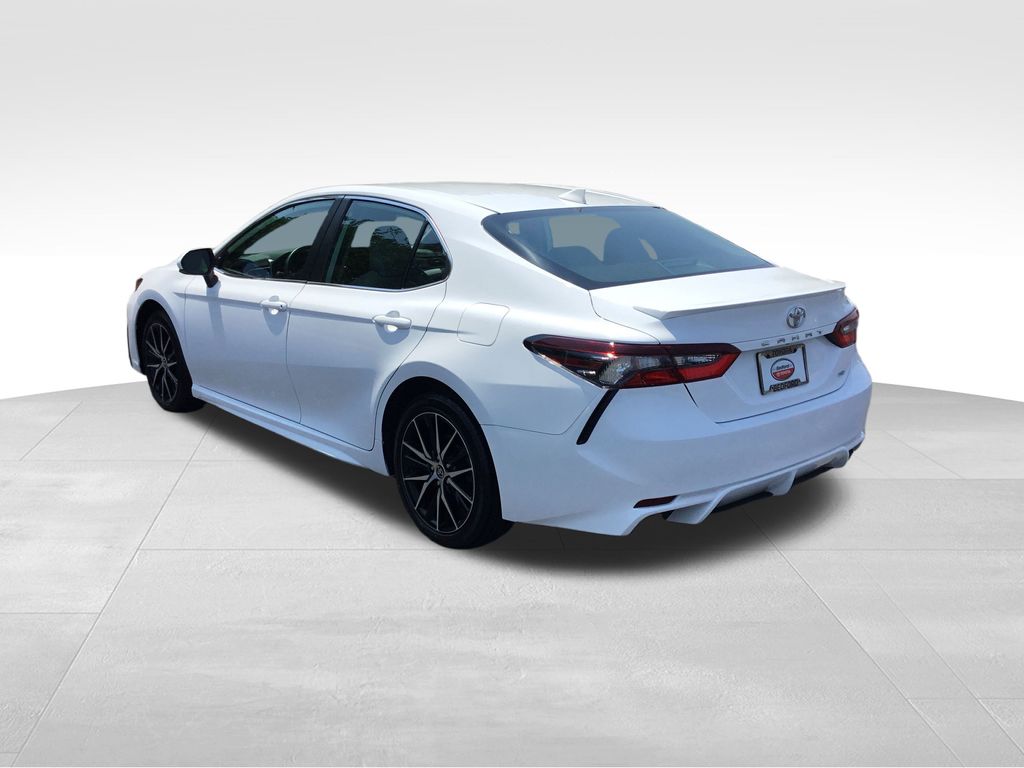 2023 Toyota Camry SE 3