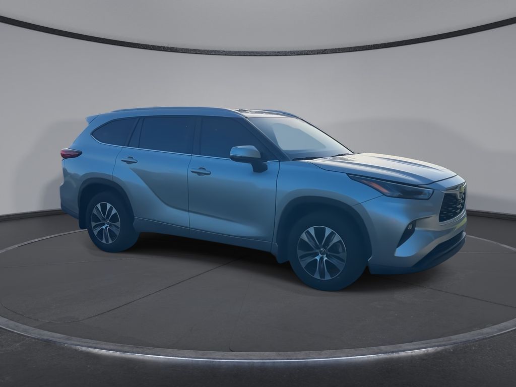 Thumbnail: 2023 Toyota Highlander - 2