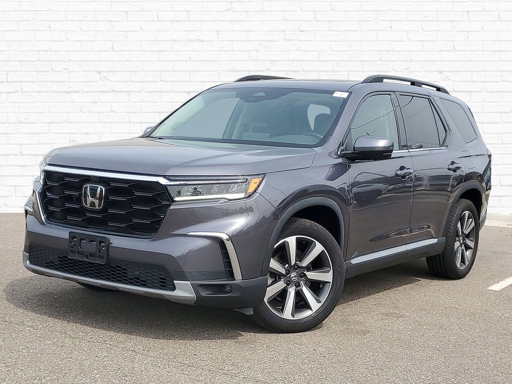 Gray (Modern Steel Metallic) 2023 Honda Pilot SUV / Crossover All-Wheel Drive Automatic