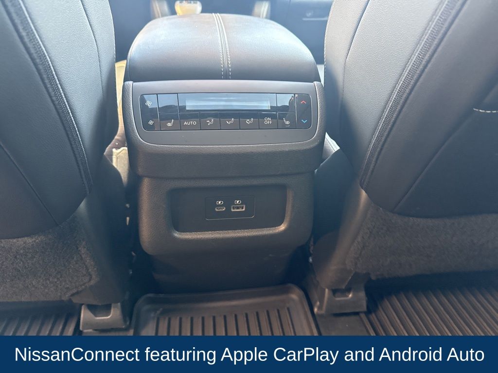 2024 Nissan Pathfinder SL FWD