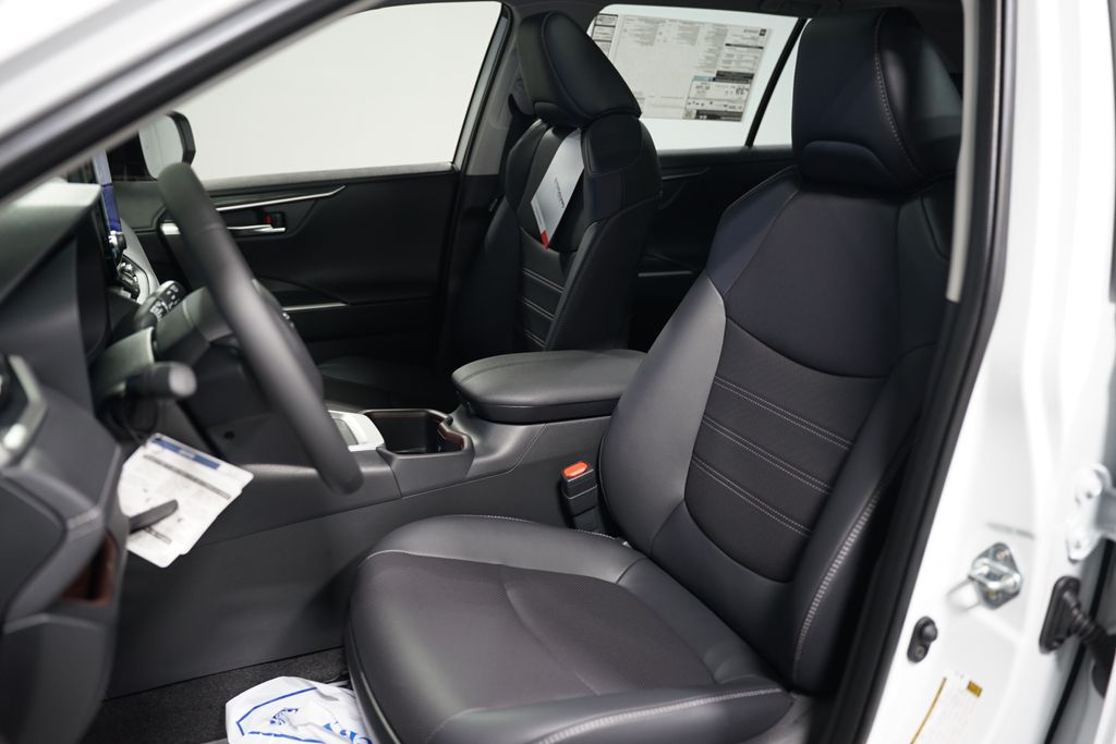 2025 Toyota RAV4 Limited 29