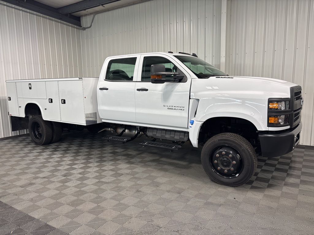 2022 Chevrolet Silverado 5500HD Work Truck 