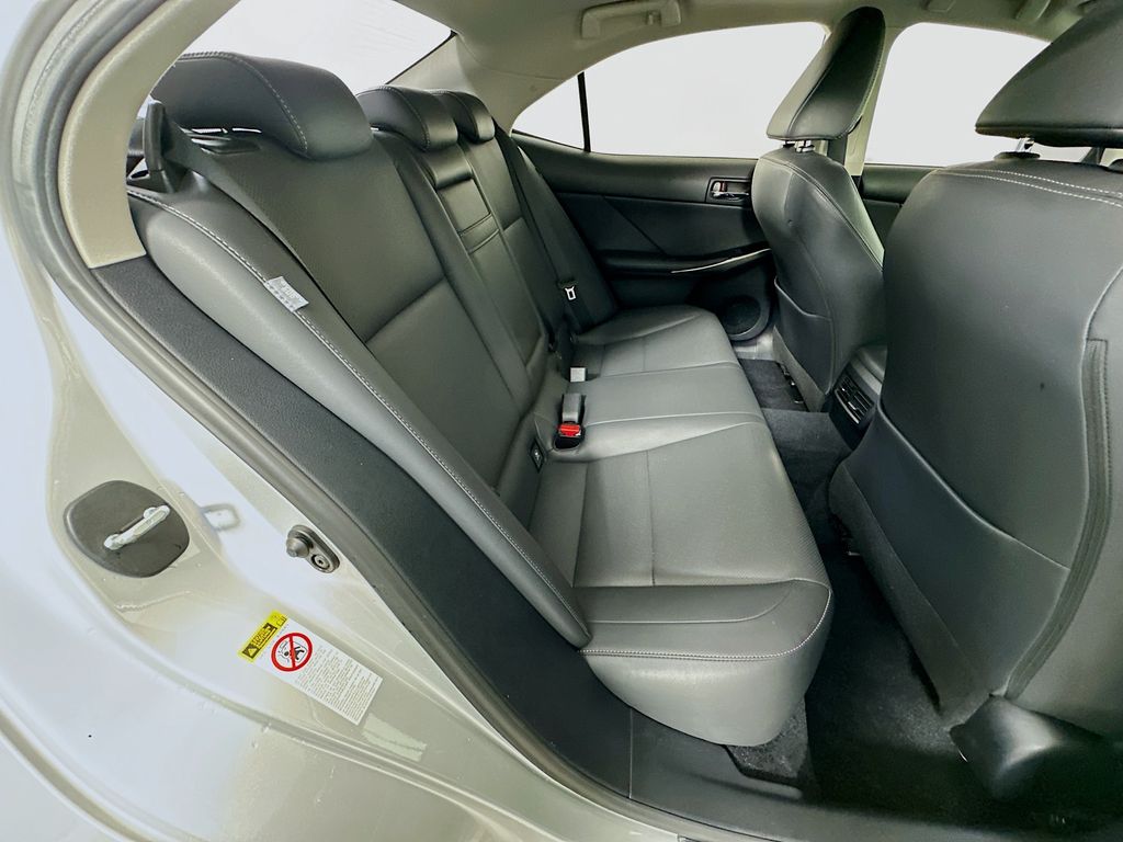 Thumbnail: 2014 Lexus IS - 28