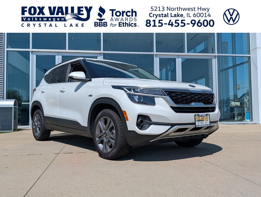 Snow White Pearl 2021 Kia Seltos SUV / Crossover All-Wheel Drive Continuously Variable Transmission