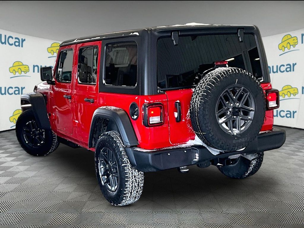2026 Jeep Wrangler — photo 5