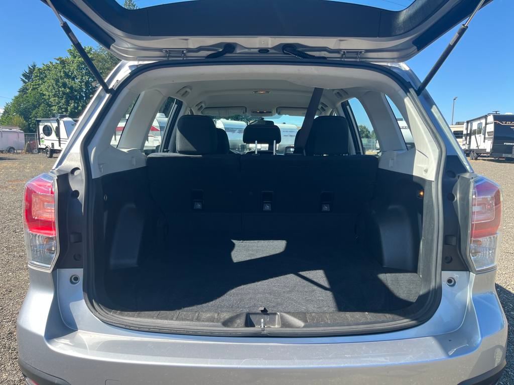 2018 Ice Silver Metallic Subaru Forester 2.5i AWD SUV