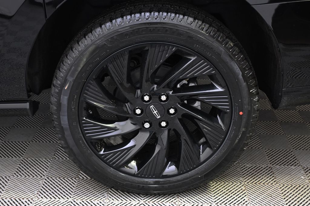 New 2026 Black Lincoln Reserve image 20