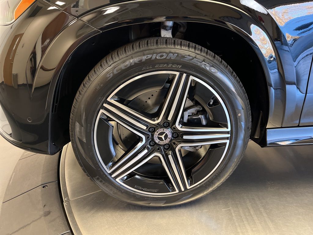 Thumbnail: 2026 Mercedes-Benz GLE - 10