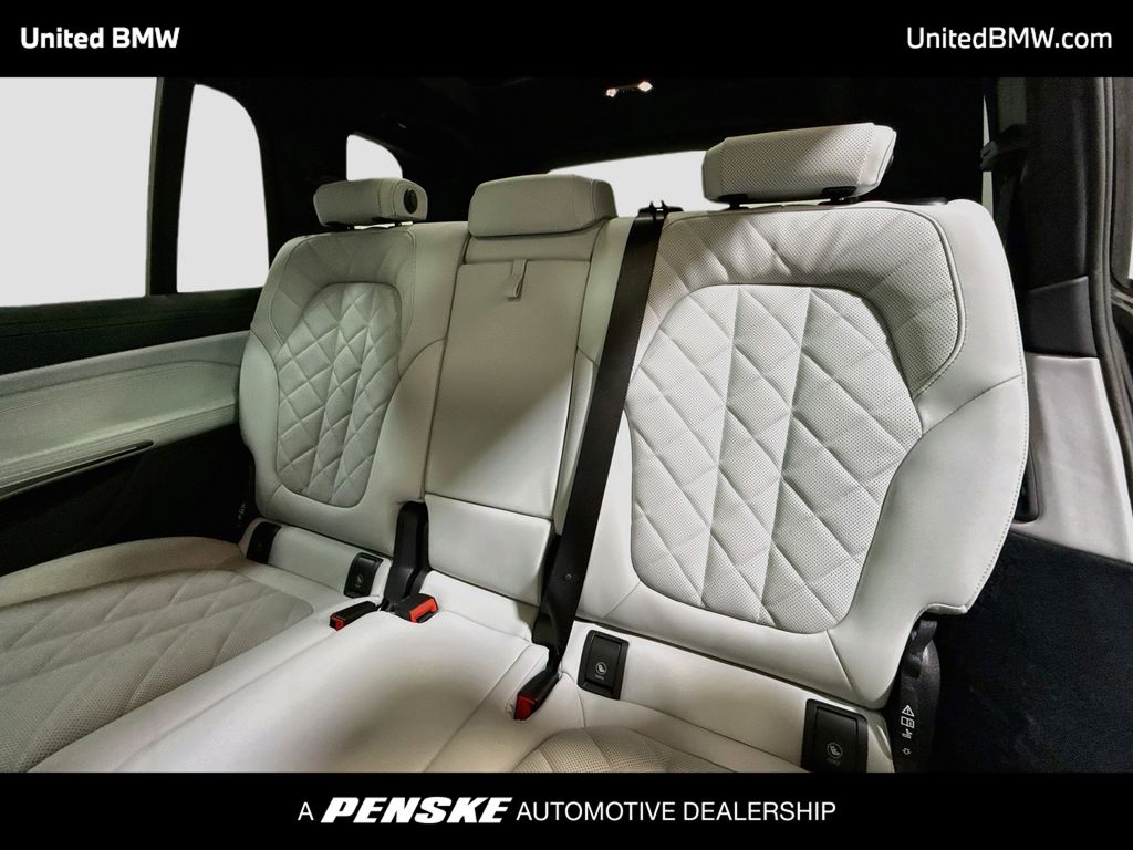 Thumbnail: 2027 BMW X7 - 20