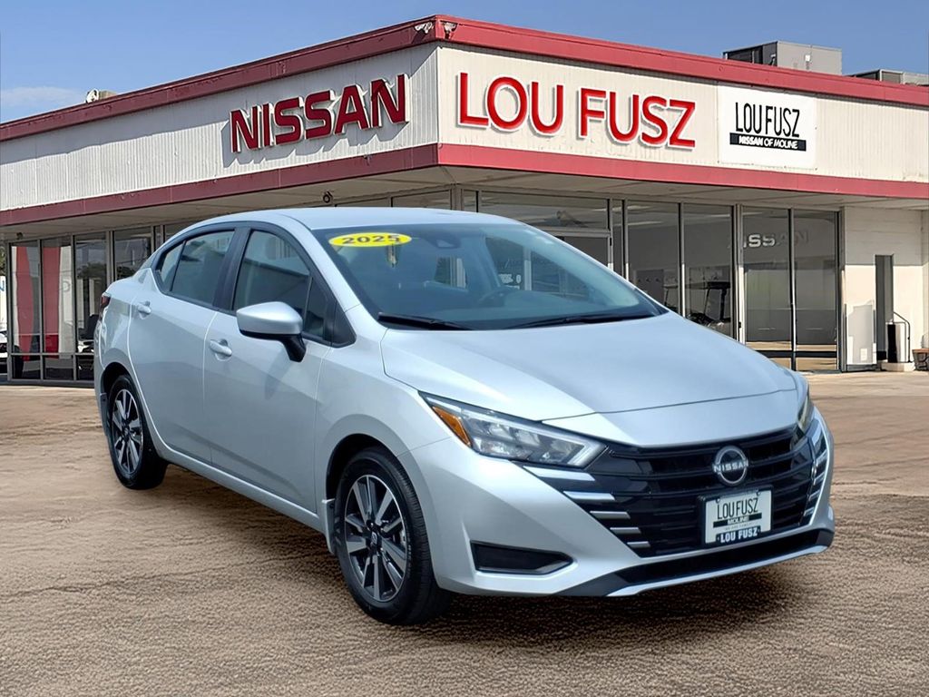 Brilliant Silver Metallic 2025 Nissan Versa Sedan Front-Wheel Drive Continuously Variable Transmission